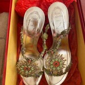 Calling all shoe lovers! Gems! Size 5